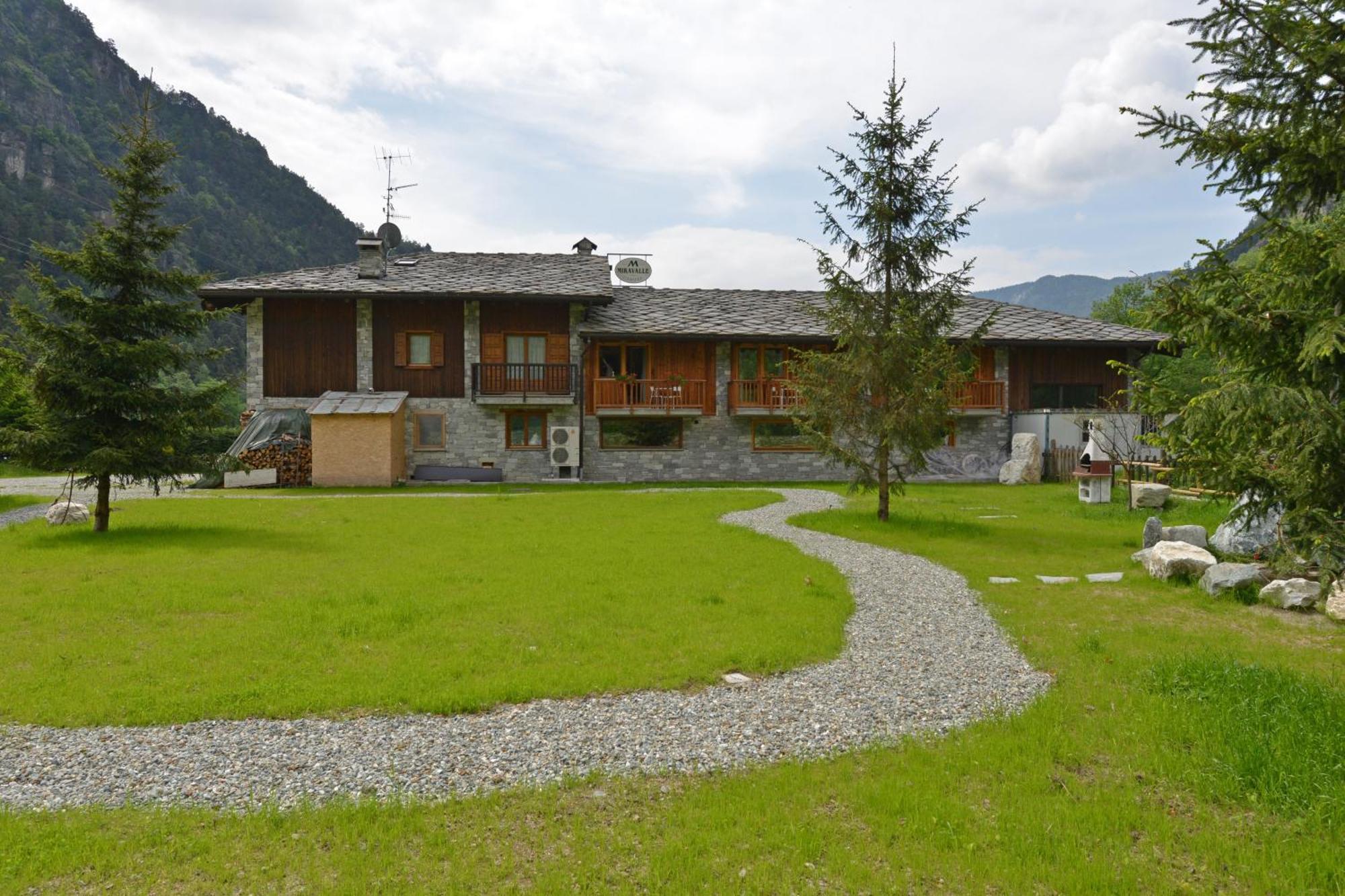 Miravalle Antey-Saint-André Buitenkant foto